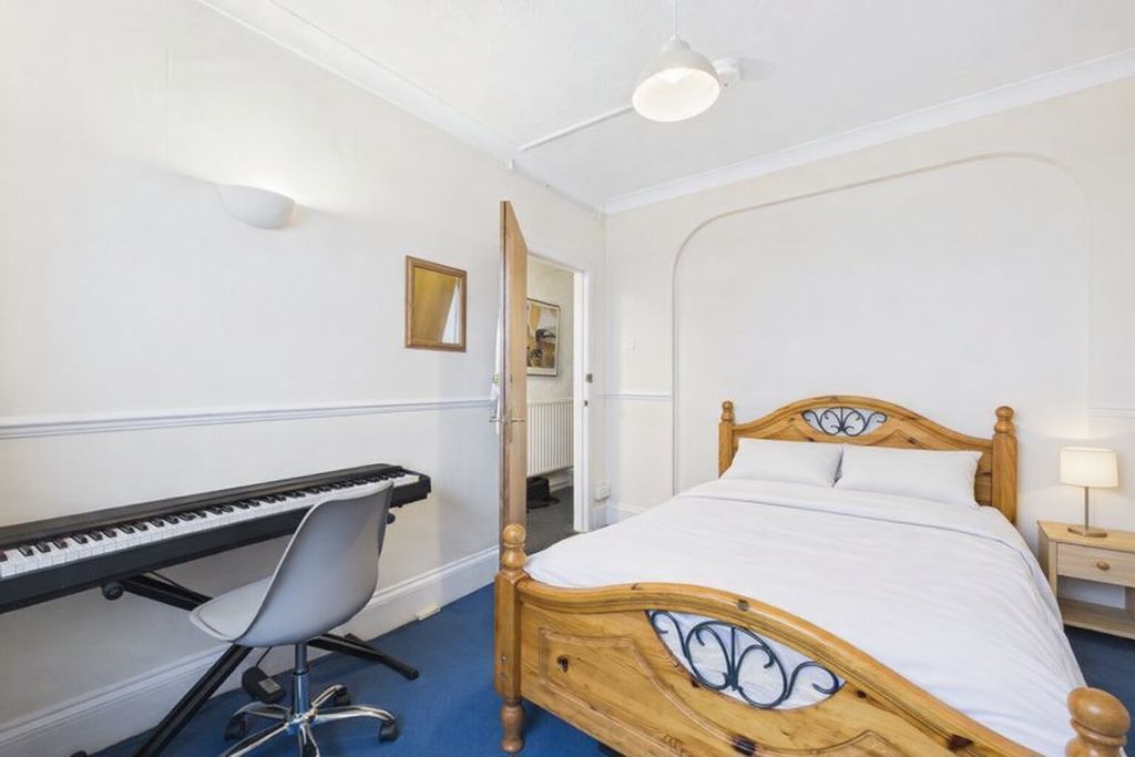 Property photo 2 of 9 Photo 30