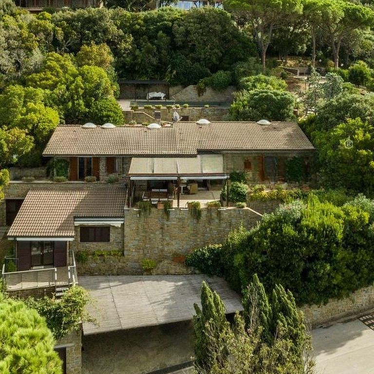Property photo 1 of 19 Charming Villa In Castiglione Della Pescaia, Tuscany
