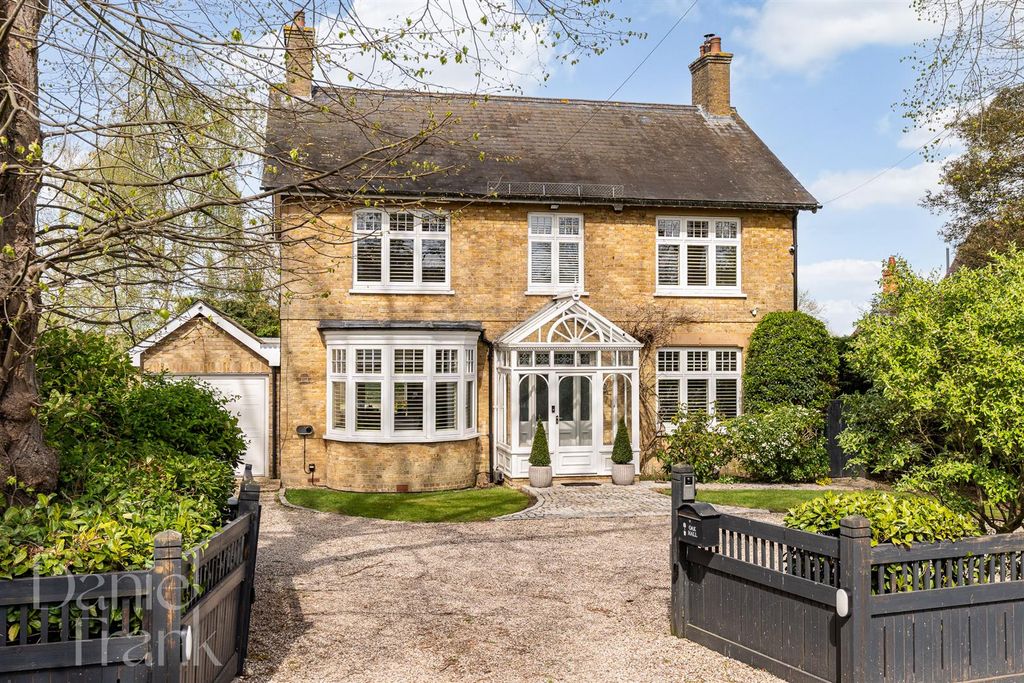 Property photo 1 of 42