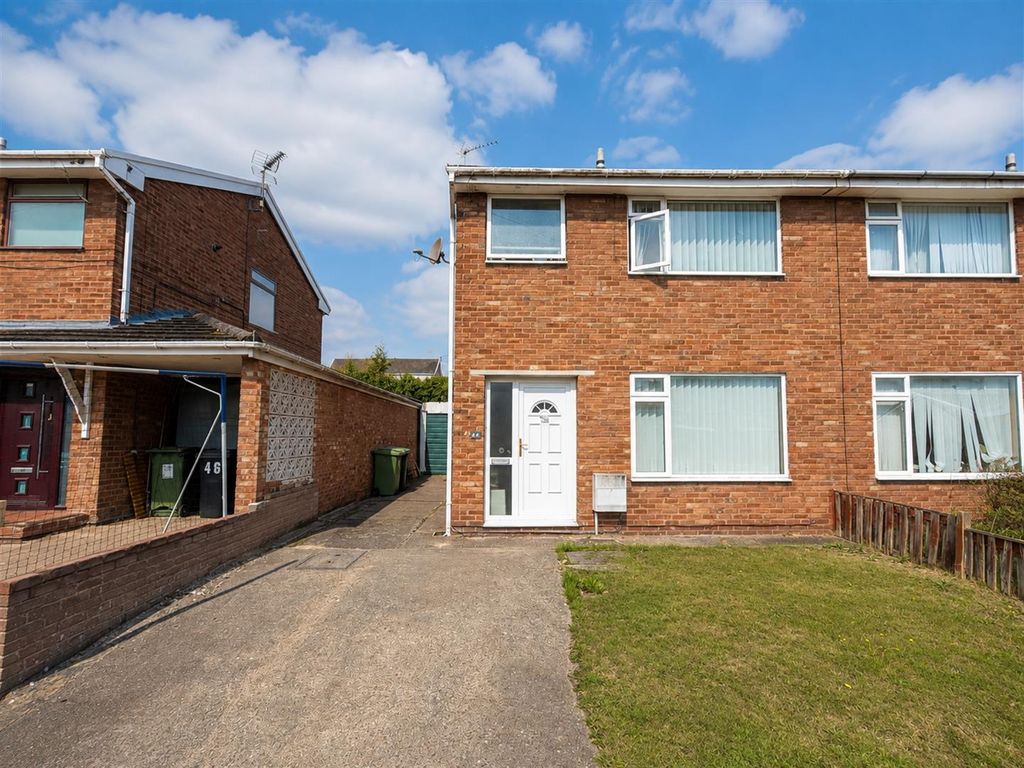 Property photo 1 of 13 Externally