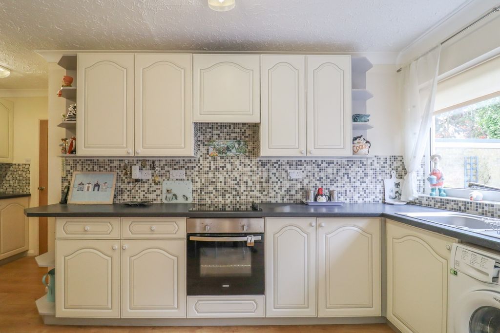 Property photo 3 of 17 4227797