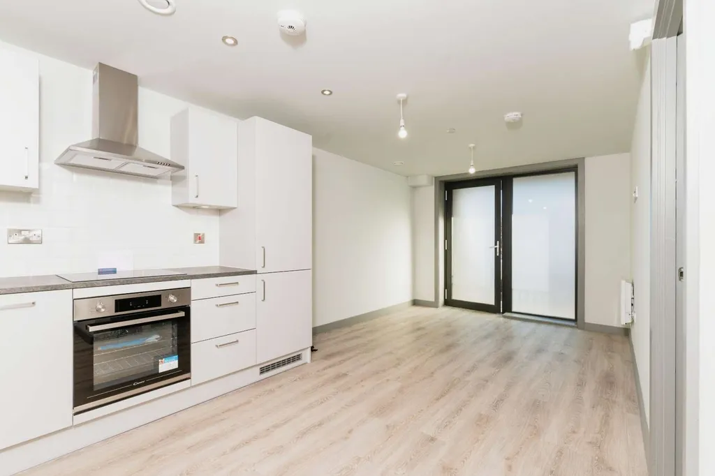 Apartment in Birmingham, West Midlands - View 3