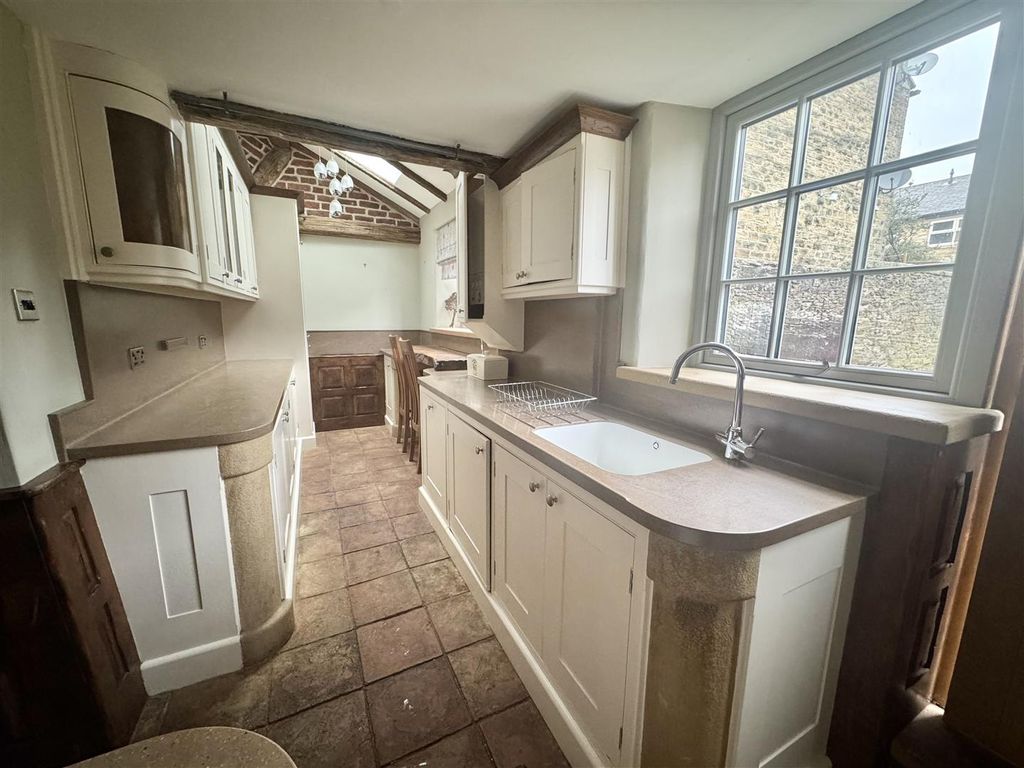 Property photo 3 of 15 Tempimagew9Jxs3.Jpg