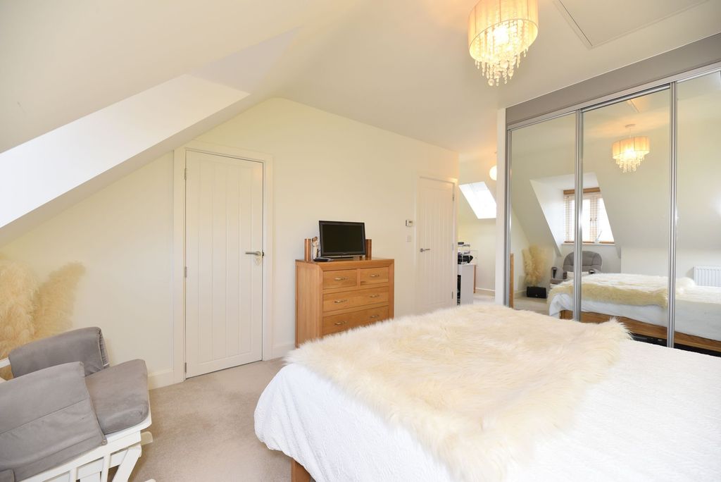 Additional image 14 of 3 bed semi-detached house for saleGale Drive, Biggleswade SG18