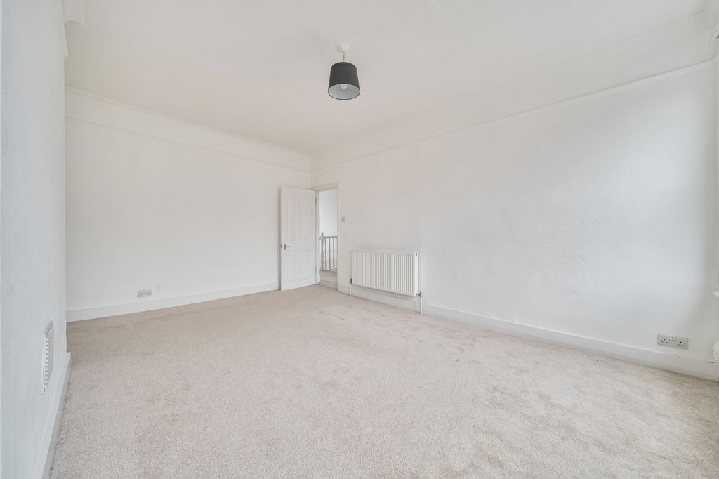 Property photo 2 of 11 1364151-5-68E4Fff...