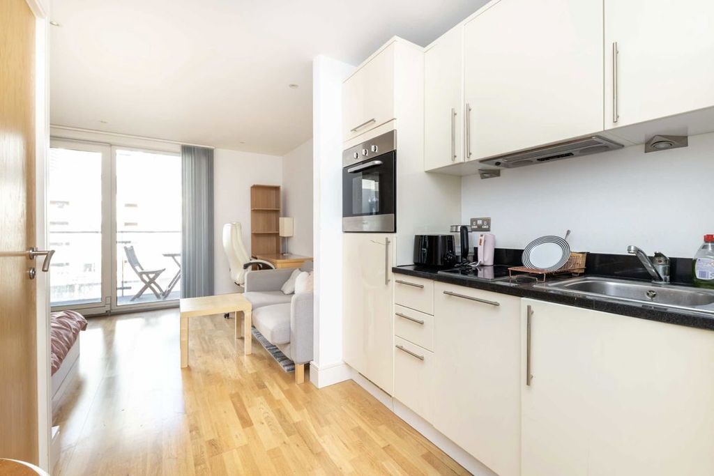 Property photo 3 of 5