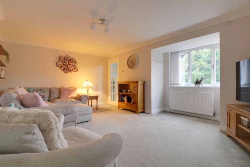 Property photo 3 of 21 Img_3327-Img_3329