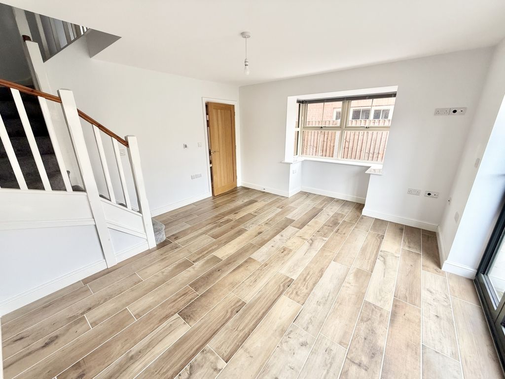 Property photo 3 of 10 Img_9917