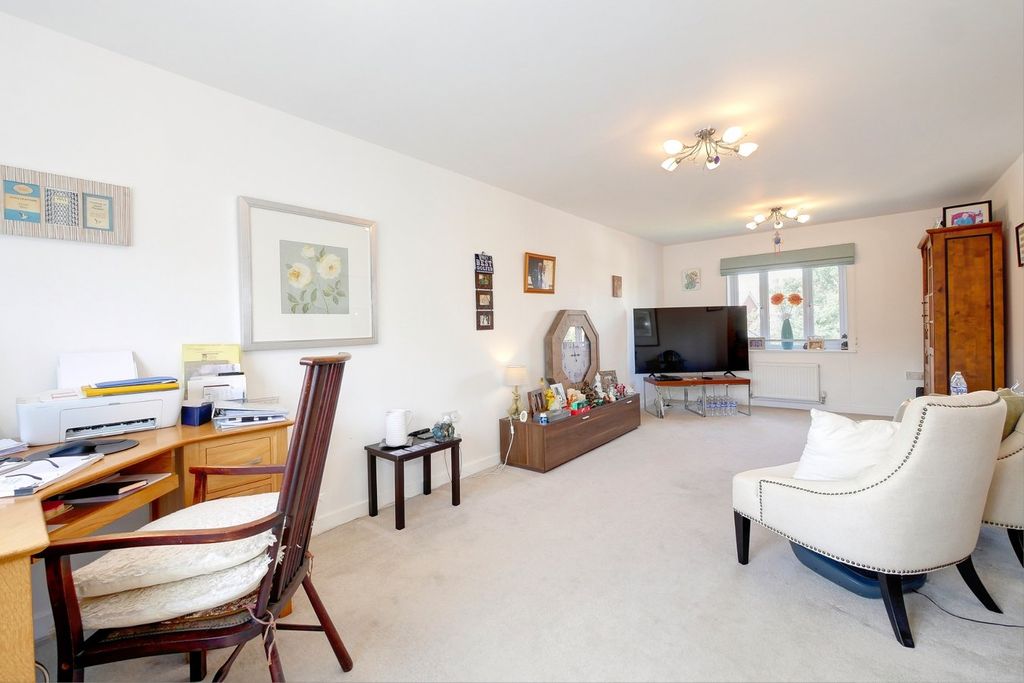 Property photo 2 of 29