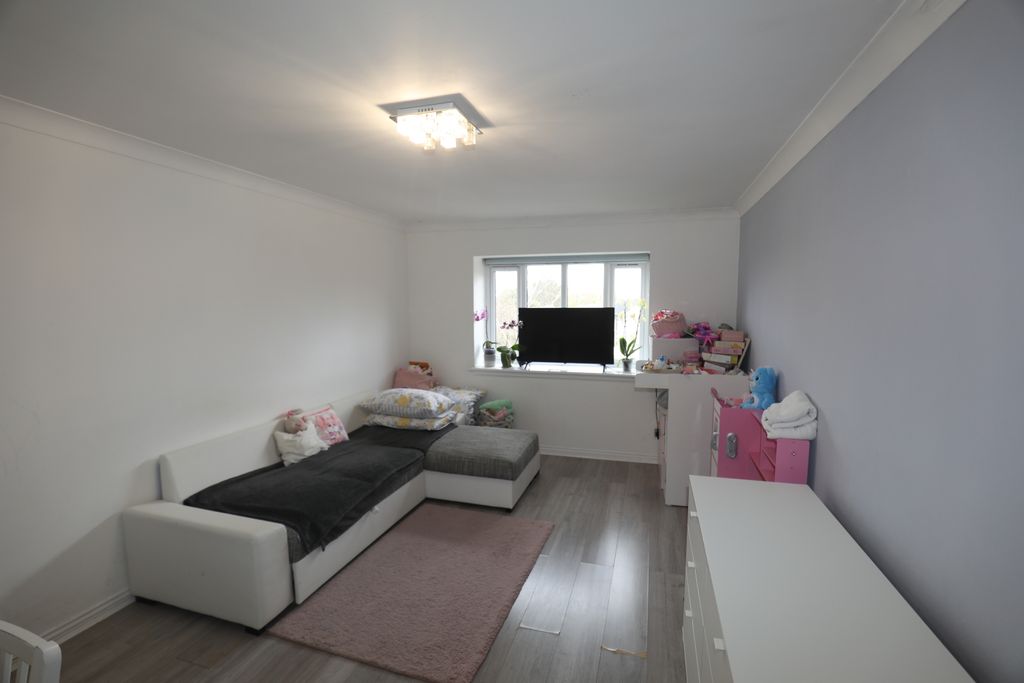 Property photo 3 of 9 8E0A9462