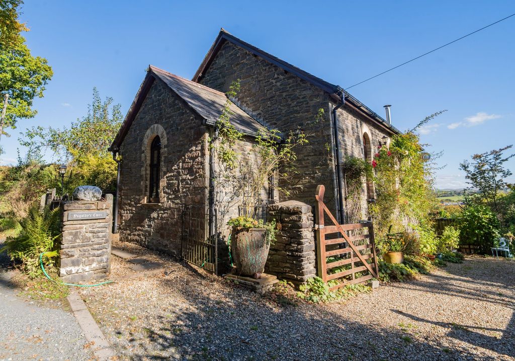 Property photo 3 of 27