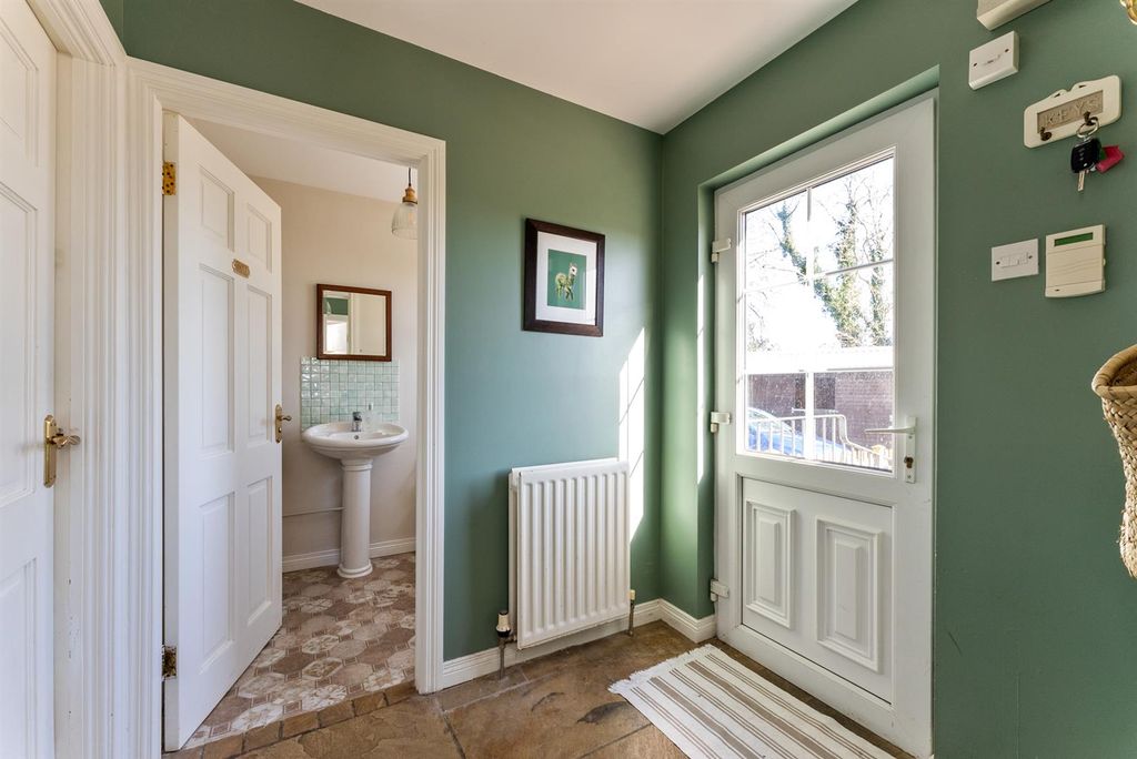 Additional image 17 of 5 bed detached house for sale39 Cherryhill Road, Ballynahinch BT24