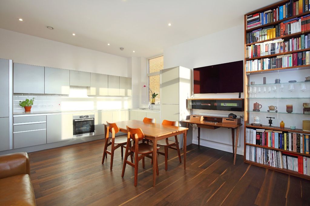 Property photo 3 of 11 Picture No. 02