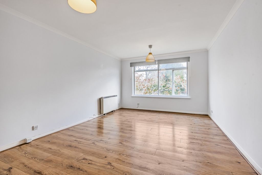 Property photo 2 of 7 915996 (2)