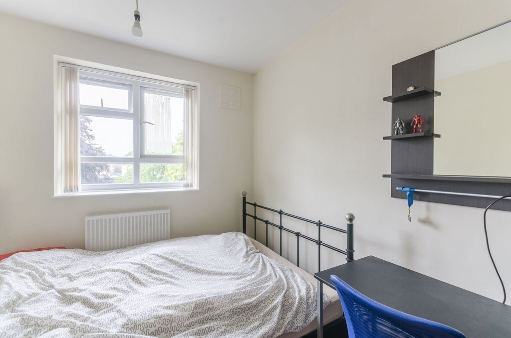 Property photo 2 of 5
