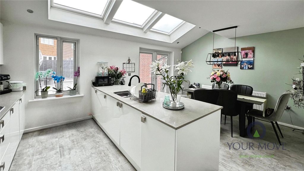 Property photo 3 of 14 Picture No. 17