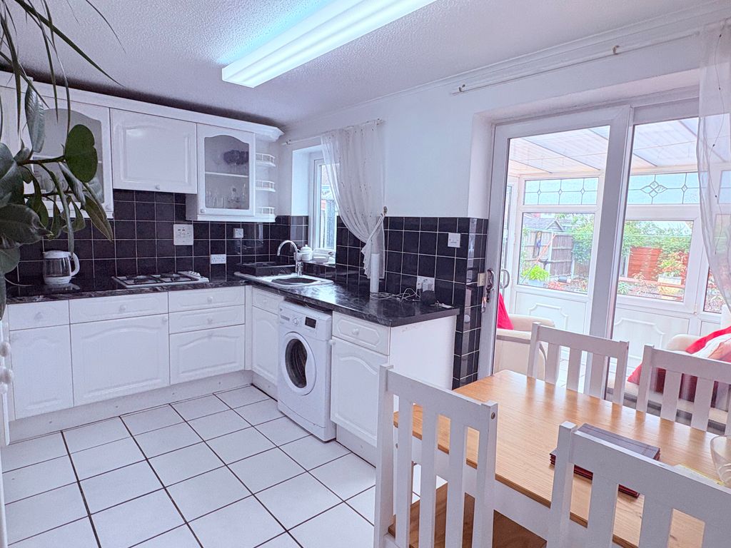 Property photo 2 of 13 Kitchen
