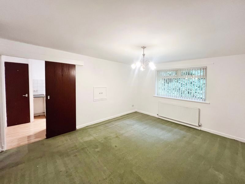 Property photo 3 of 15 Lounge