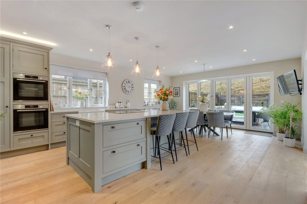 Property photo 2 of 15 Kitchen/Dining Room