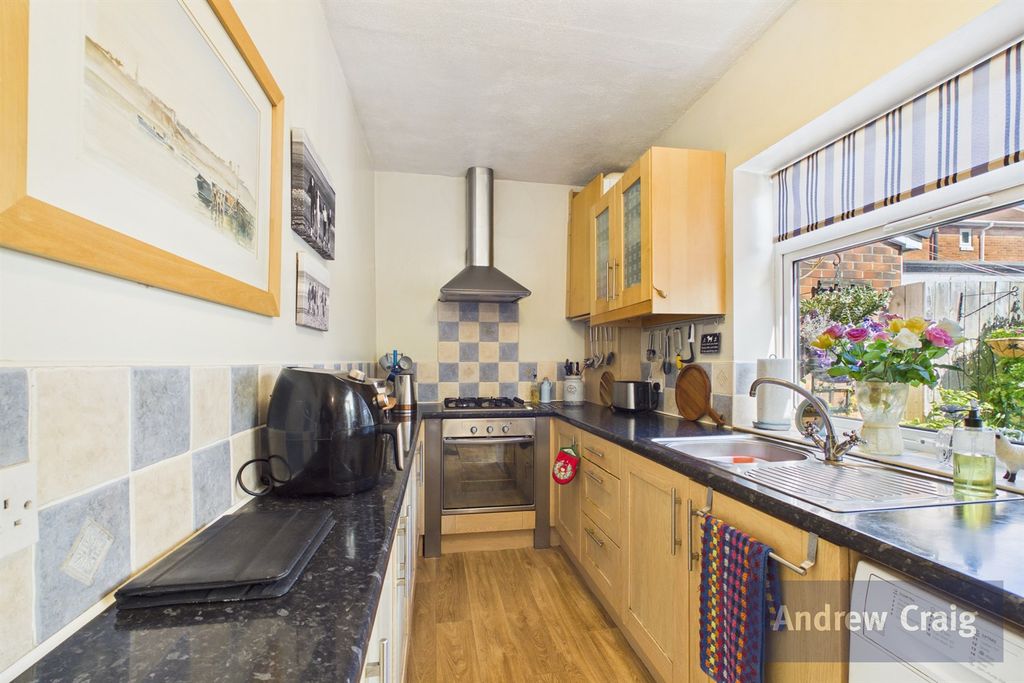Property photo 3 of 16 Kitchen/Diner