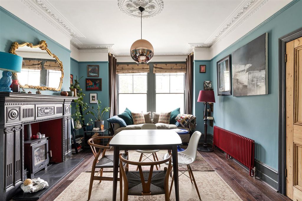 Property photo 2 of 41 Woodstock Road, E17