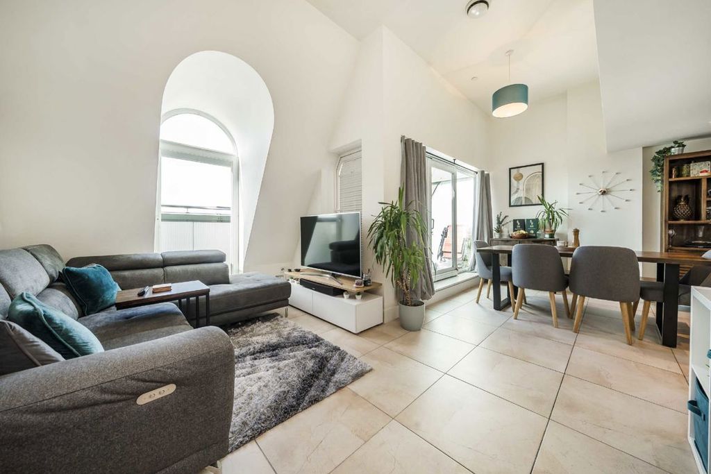 Property photo 2 of 5