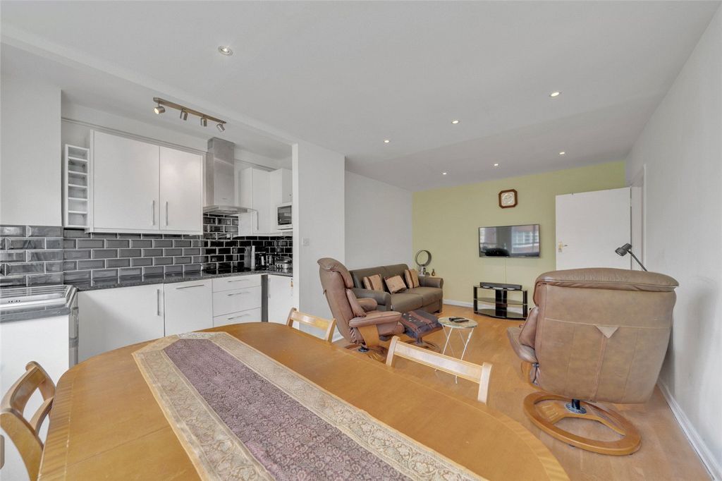 Property photo 3 of 17 Picture No. 13