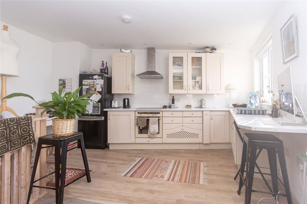 Property photo 2 of 10 Picture No. 04