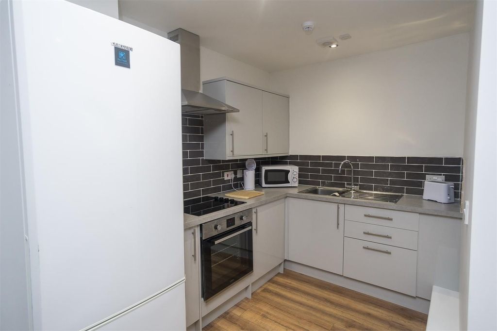 Property photo 2 of 11 2