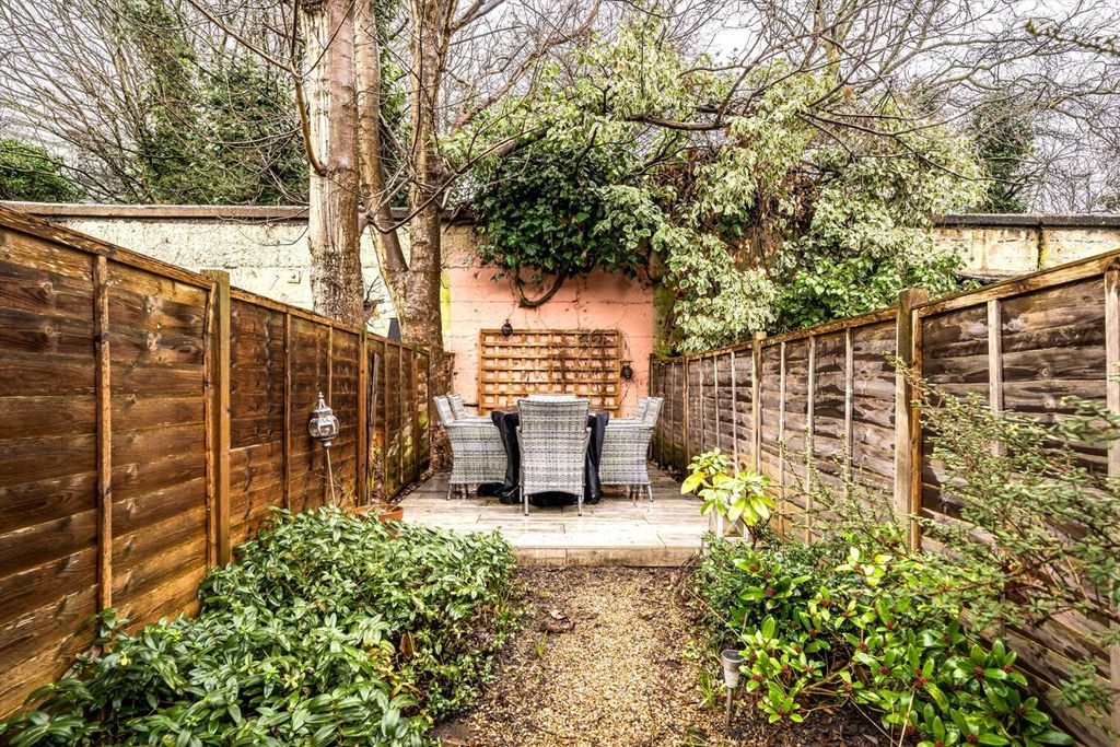 Property photo 3 of 8