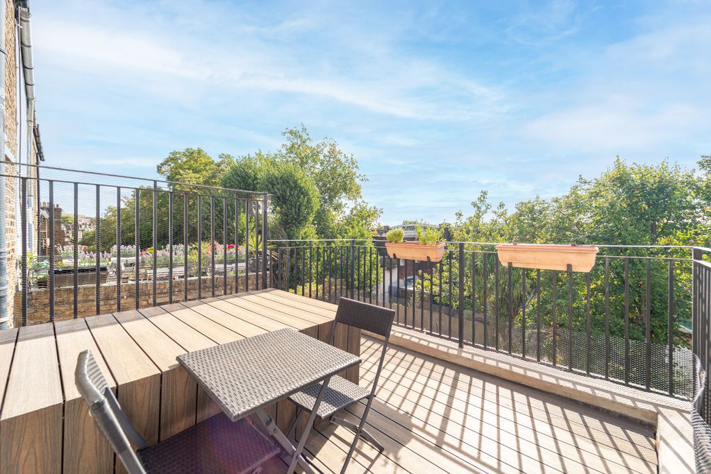 Property photo 1 of 8 Mba07341-Edit