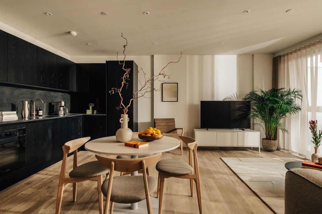 Property photo 1 of 11 Photo 0