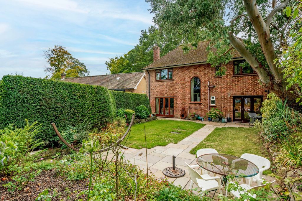 Property photo 3 of 34