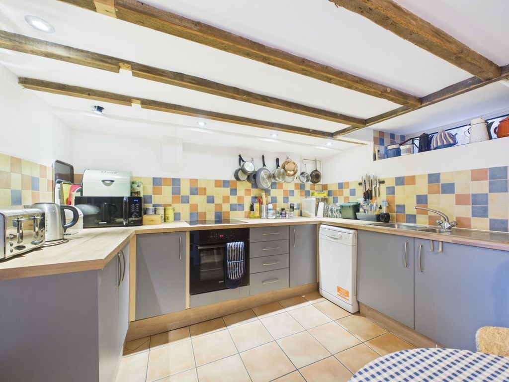 Property photo 2 of 18 Dining Kitchen
