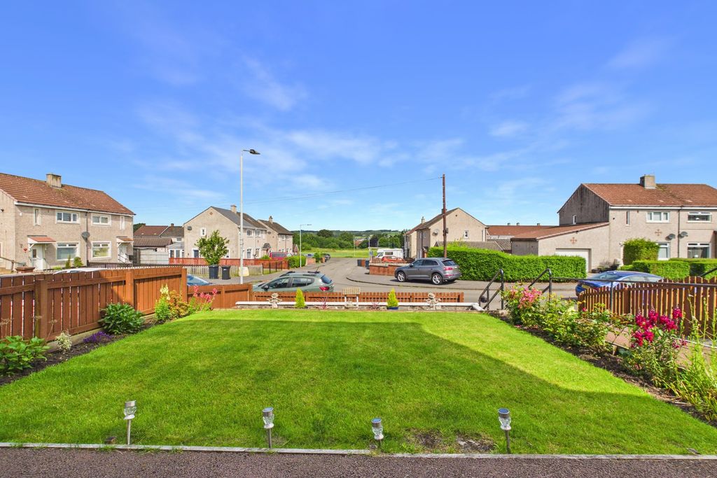 Property photo 2 of 15 Front Garden