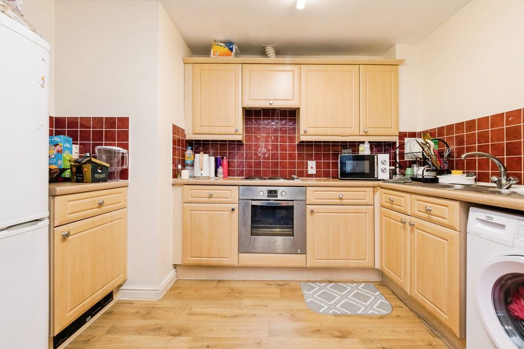 Property photo 3 of 14 Kitchen