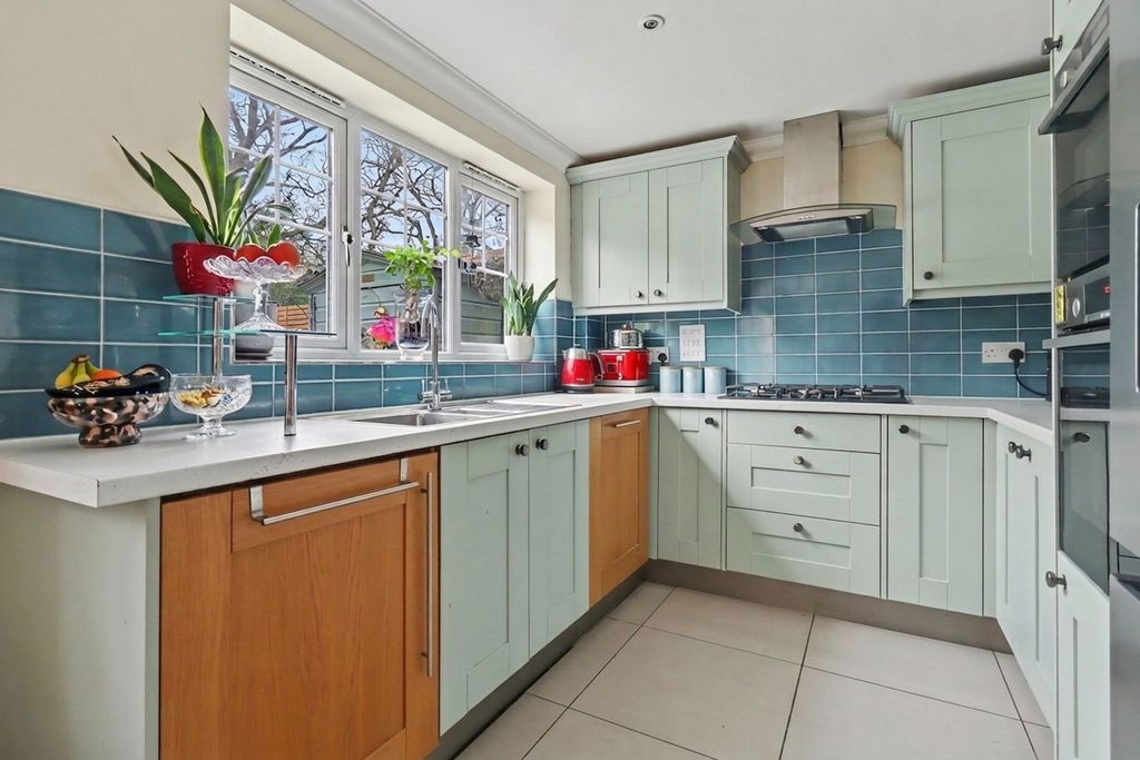 Property photo 3 of 20