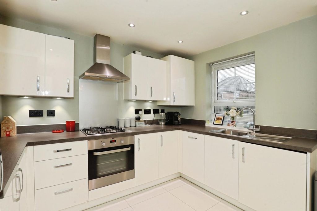 Property photo 3 of 20 Pbox-Img.Jpg