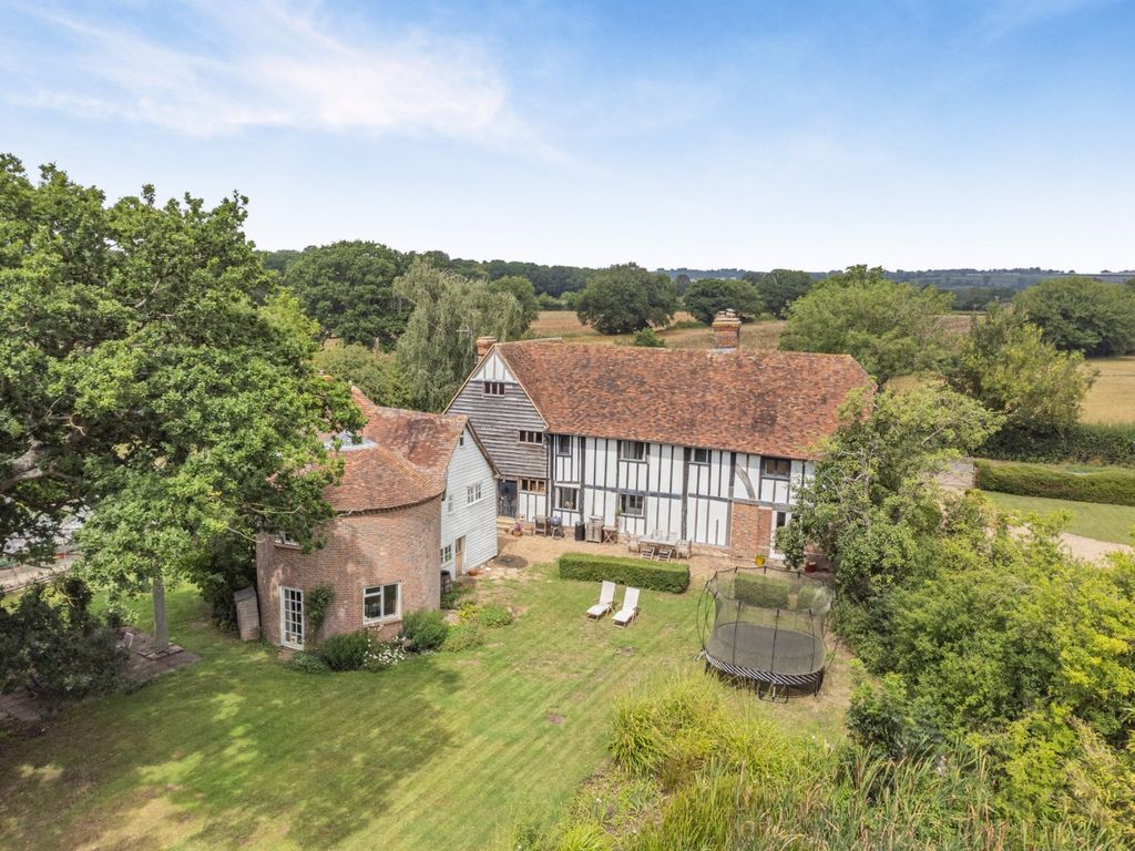 Property photo 2 of 24 Kingsnorth Manor Fm