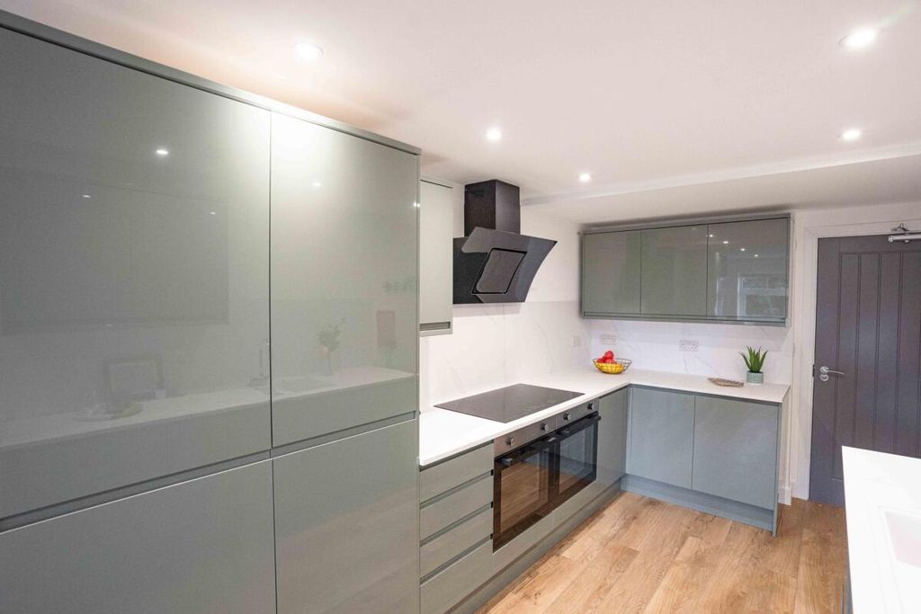 Additional image 4 of 6 bed shared accommodation to rentCromwell Road, Stanmore SO22