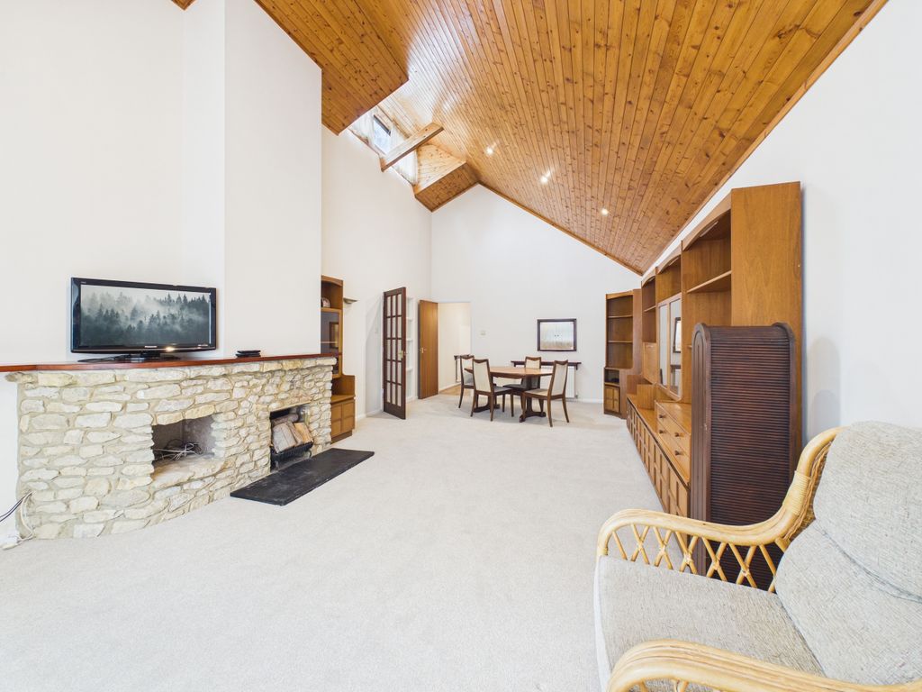 Property photo 2 of 12 Cam01984G0-Pr0563-Still008