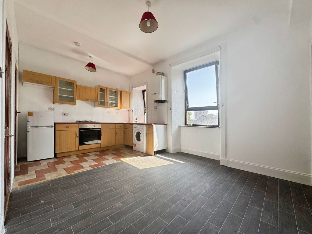 Property photo 3 of 9 Dining Kitchen