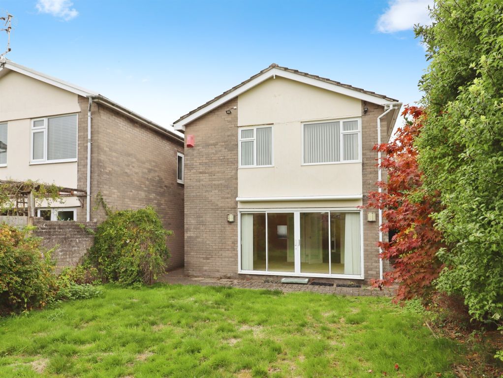 Property photo 2 of 32