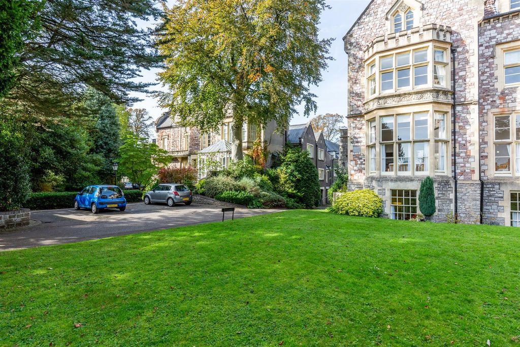 Property photo 2 of 13 Aigkk04Zze2Mnuh4Mcnj6W.Jpg