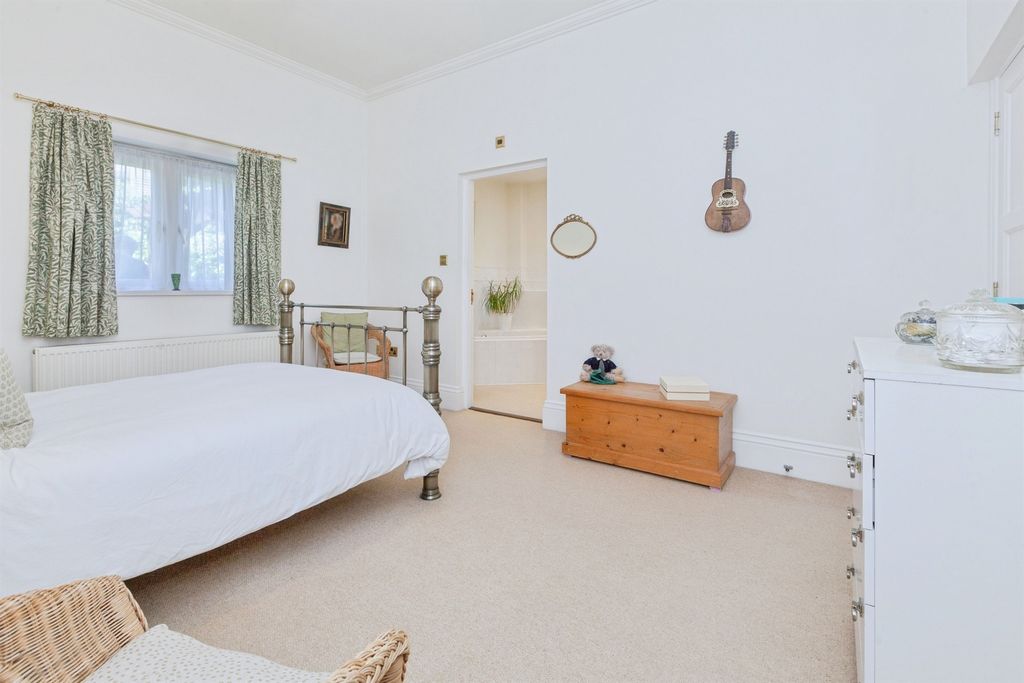 Additional image 18 of 2 bed flat for saleAcorn Close, Birstall, Leicester LE4