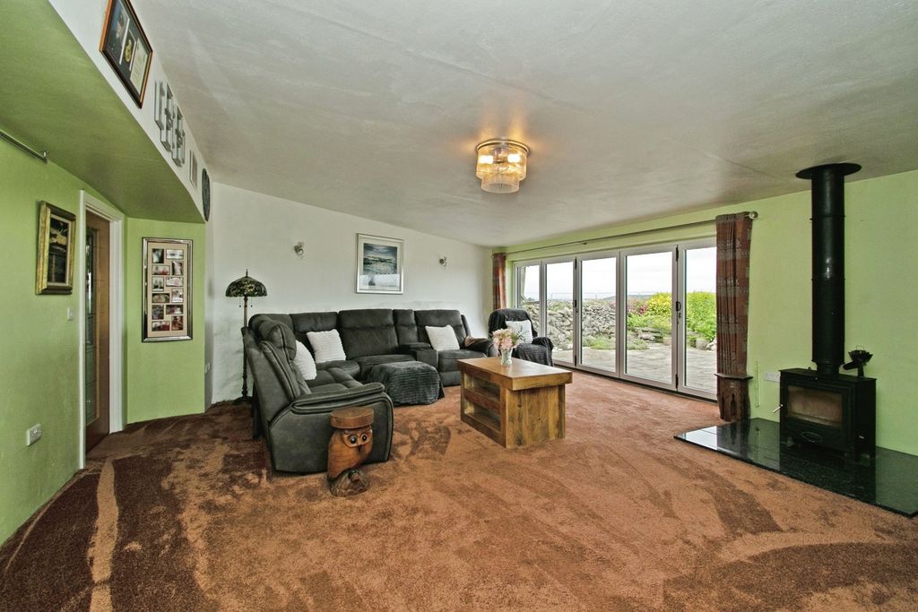 Property photo 2 of 19 Pbox-Img.Jpg