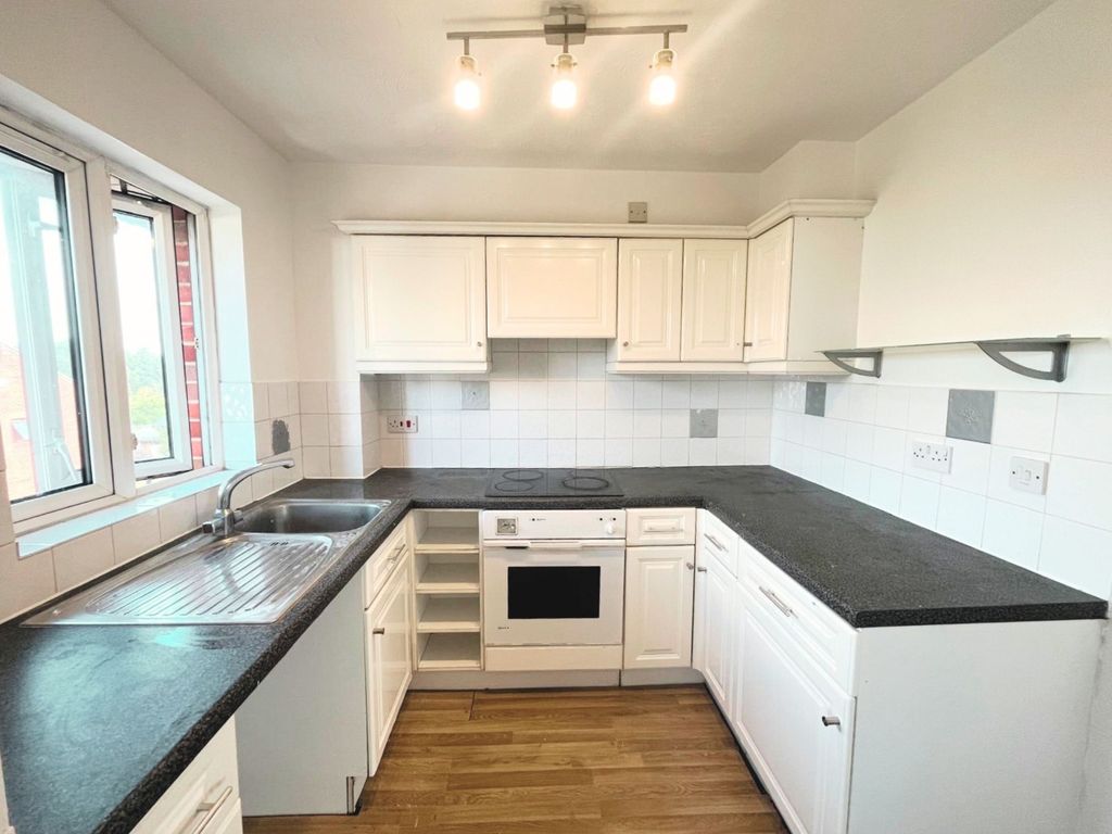 Property photo 2 of 8 3460424