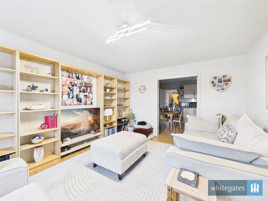 Property photo 2 of 24 Picture No. 09