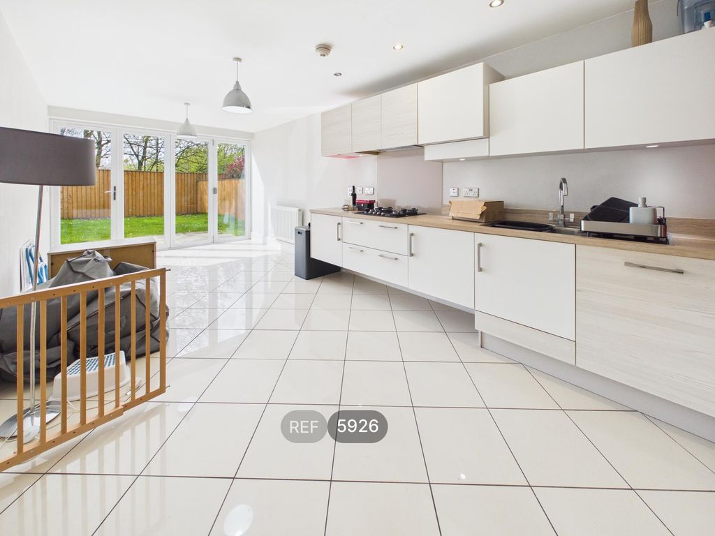 Property photo 2 of 19 Kitchen