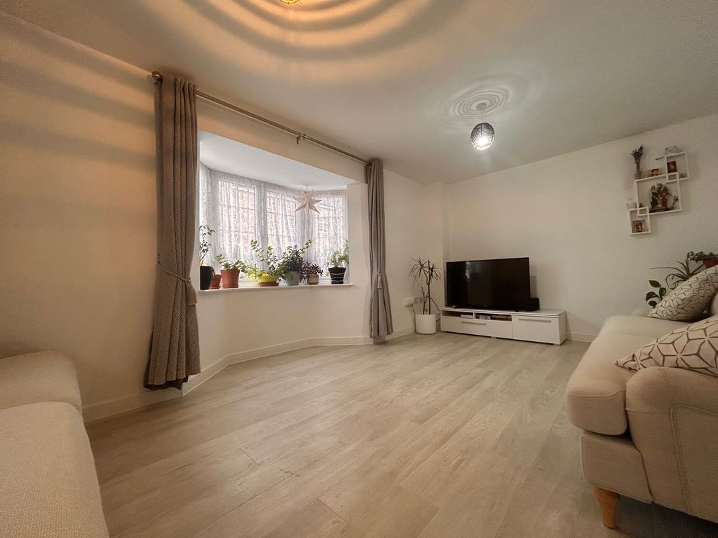 Property photo 2 of 13 Image